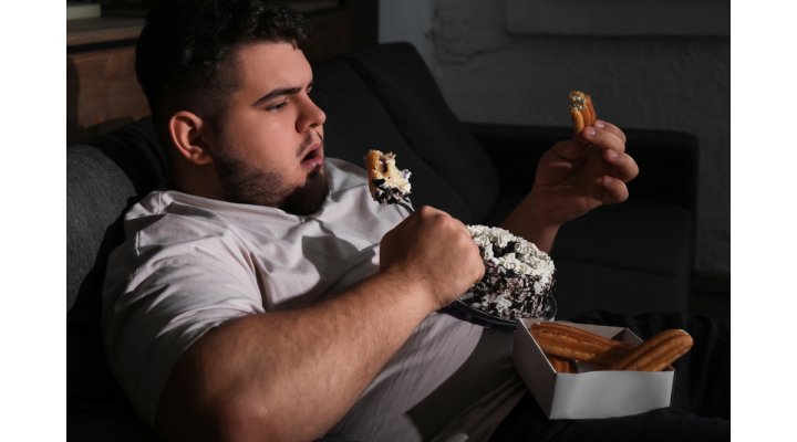 Binge eating disorder cos'è il disturbo da alimentazione incontrollata