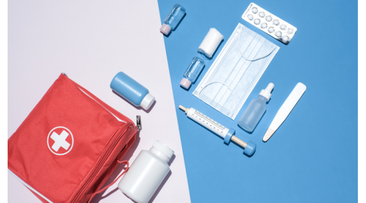 Kit da viaggio estivo: cosa non deve mancare nella tua valigia